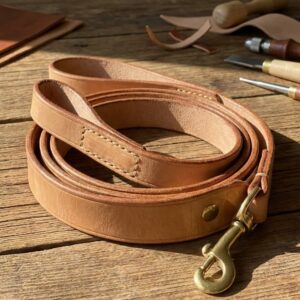 Kipupu 職人植鞣革手縫牽引繩 (經典原色)