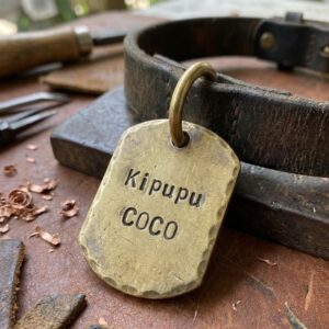 Kipupu 訂製級純黃銅手工敲字名牌